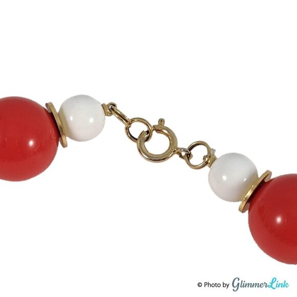 Vintage Red White & Gold Tone Lucite Beaded Necklace - Picture 7 of 11